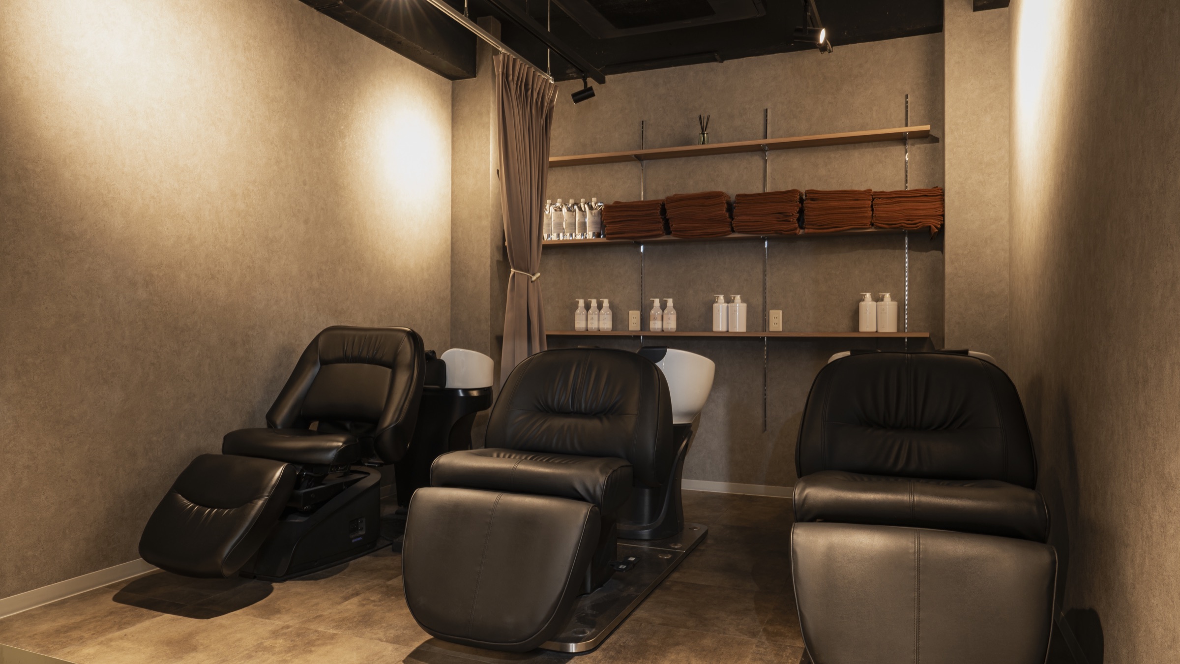 Shampoo | page, 店内